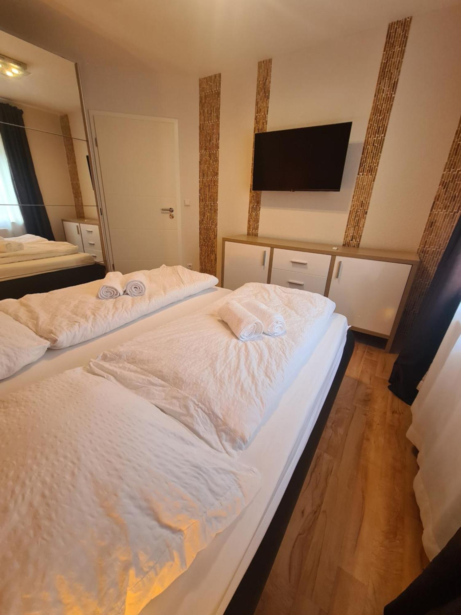 Exklusive Moderne 2 Zi. Wohnung In Ruhiger Lage Schechingen Exteriör bild